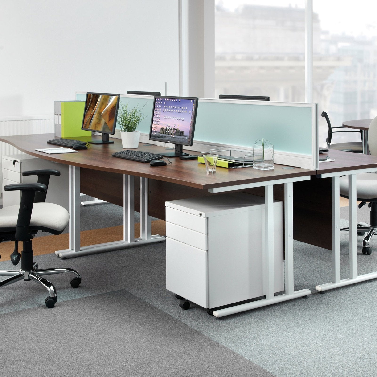 Maestro 25 cantilever leg straight desk 800 deep - Office Products Online