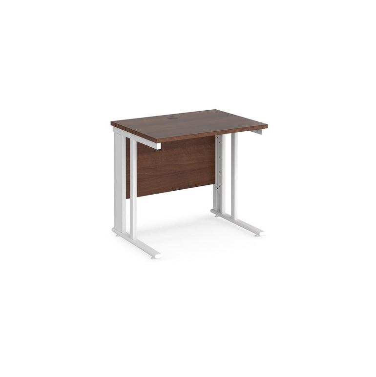 Maestro 25 cable managed leg straight desk 600 deep - Office Products Online