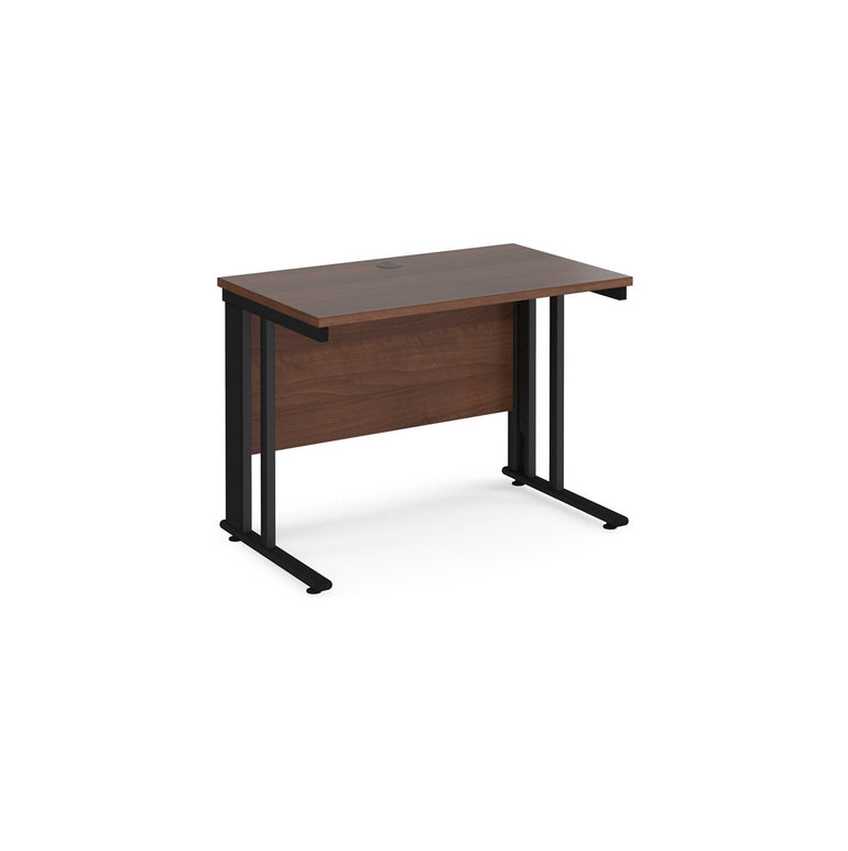Maestro 25 cable managed leg straight desk 600 deep - Office Products Online