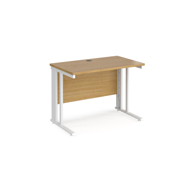 Maestro 25 cable managed leg straight desk 600 deep - Office Products Online