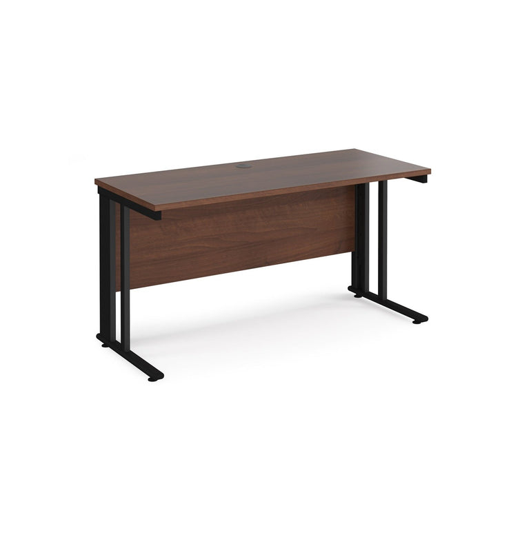 Maestro 25 cable managed leg straight desk 600 deep - Office Products Online